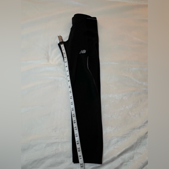 New Balance Women's Impact Run Crop
Tight, Black, Size XS - Picture 6 of 9